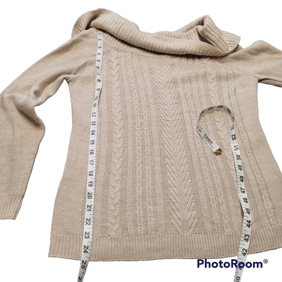 Soho NY&C Off-The-Shoulder Bow Back Oatmeal Cable knit Sweater Size Medium - Picture 9 of 10